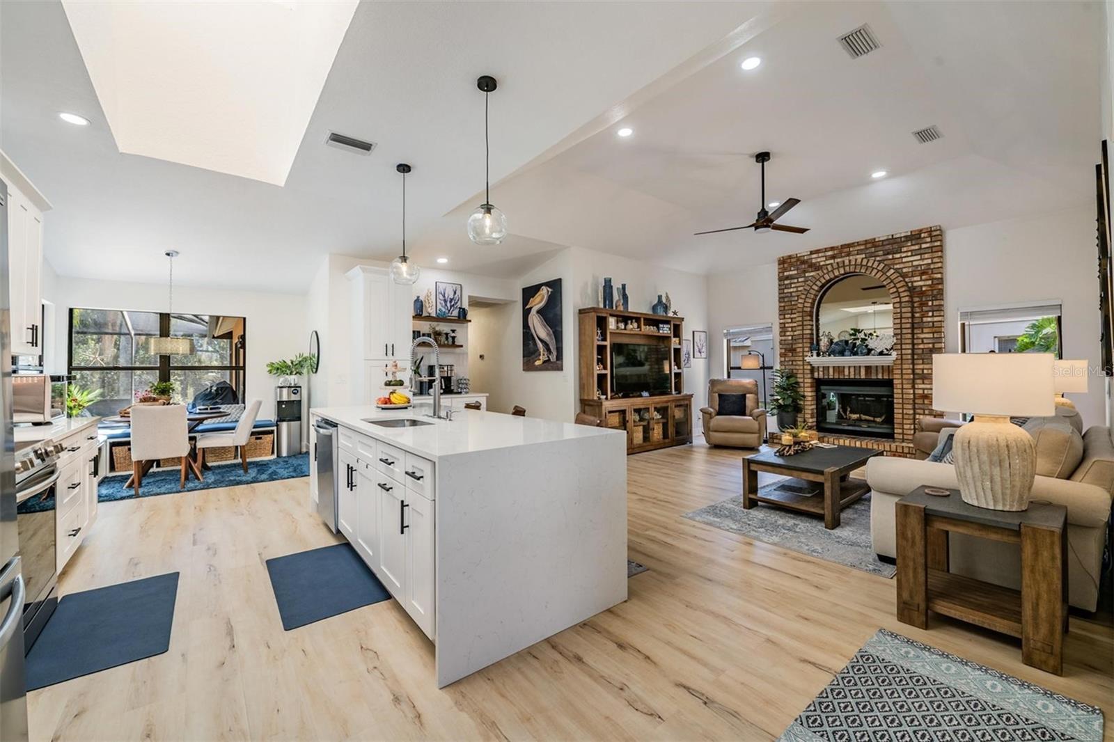 WYNDHAM LAKE SUB PH ONE - Residential