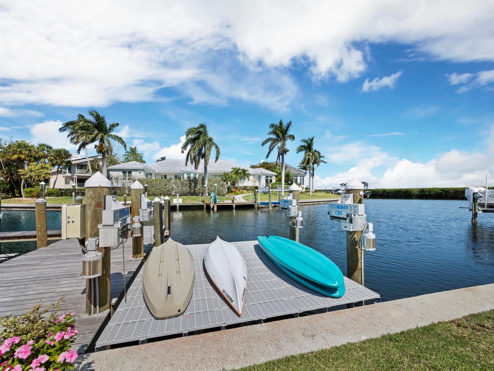 BAY ISLES - Residential