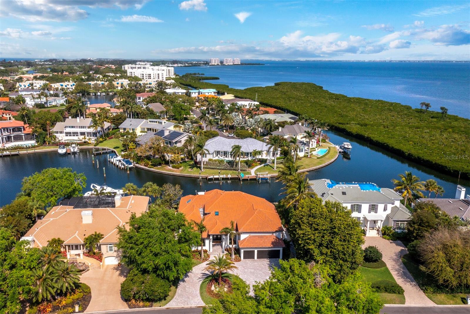 BAY ISLES - Residential