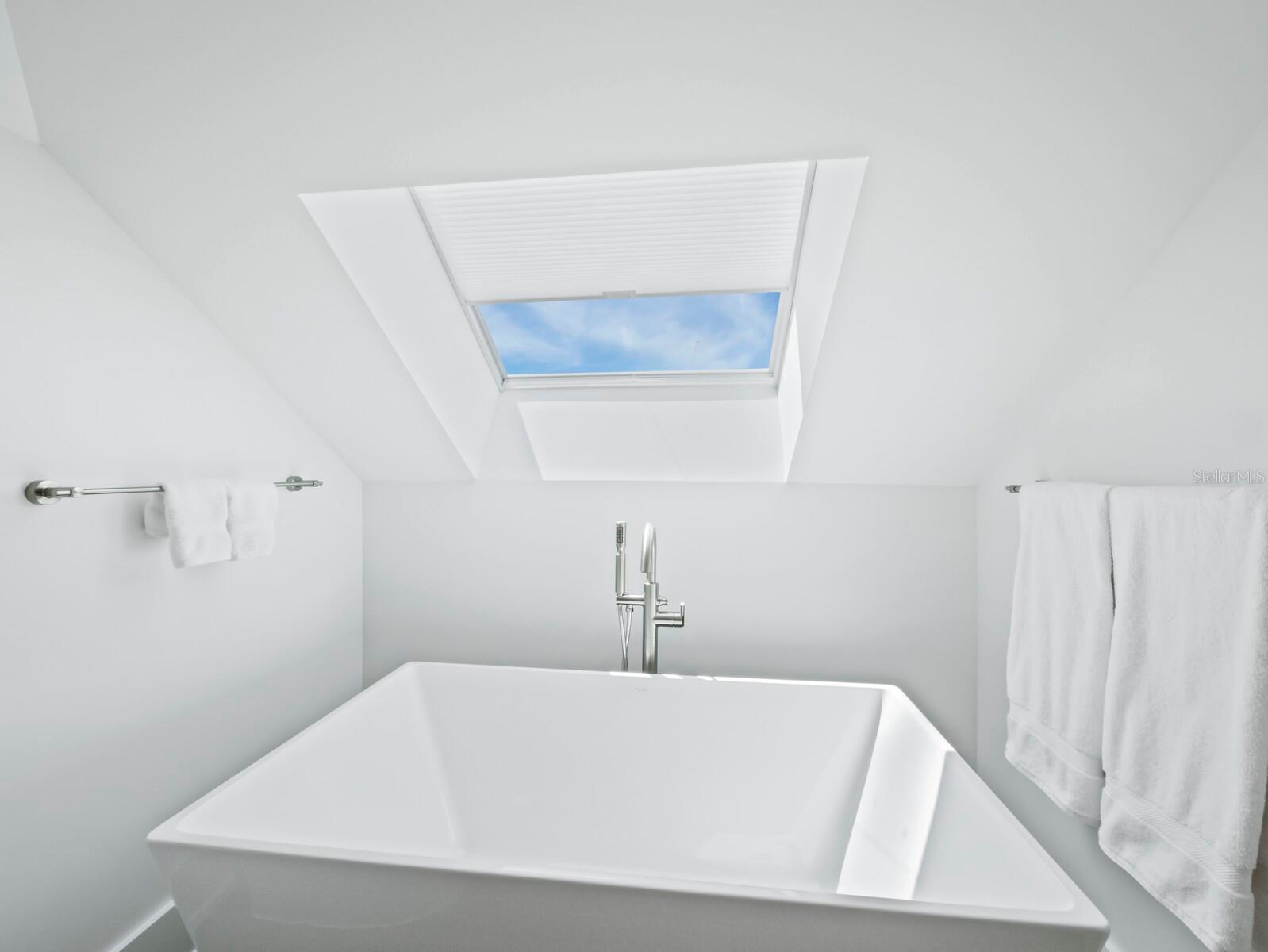 BAY ISLES - Residential