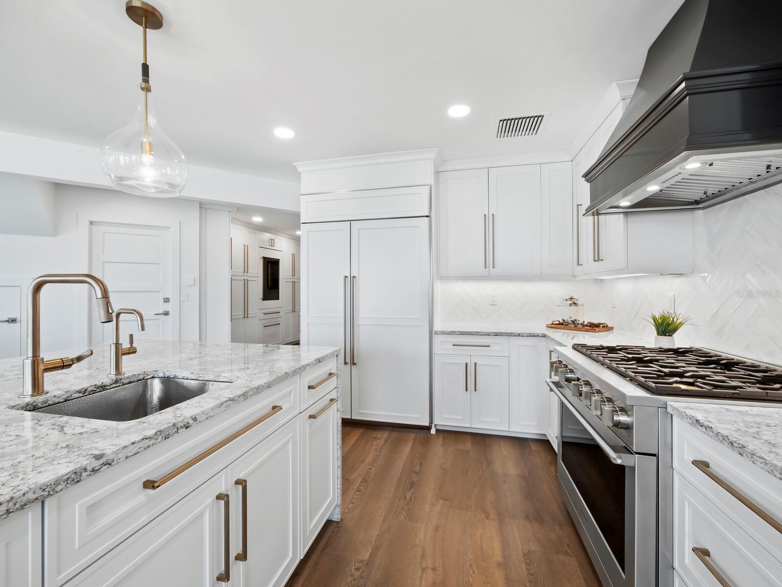 BAY ISLES - Residential