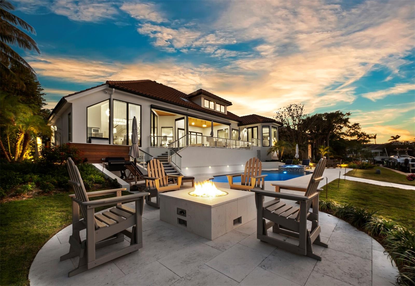 BAY ISLES - Residential