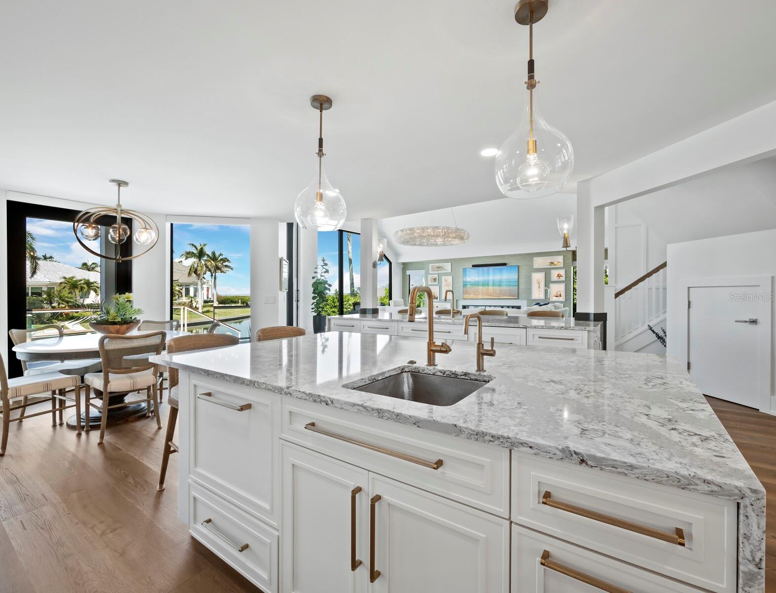 BAY ISLES - Residential