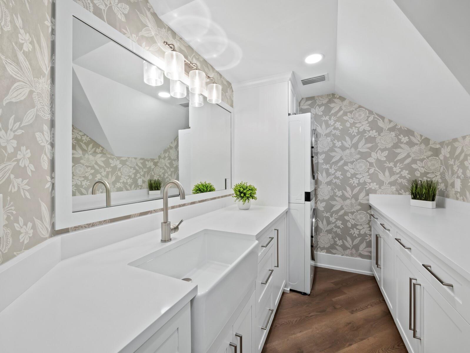 BAY ISLES - Residential