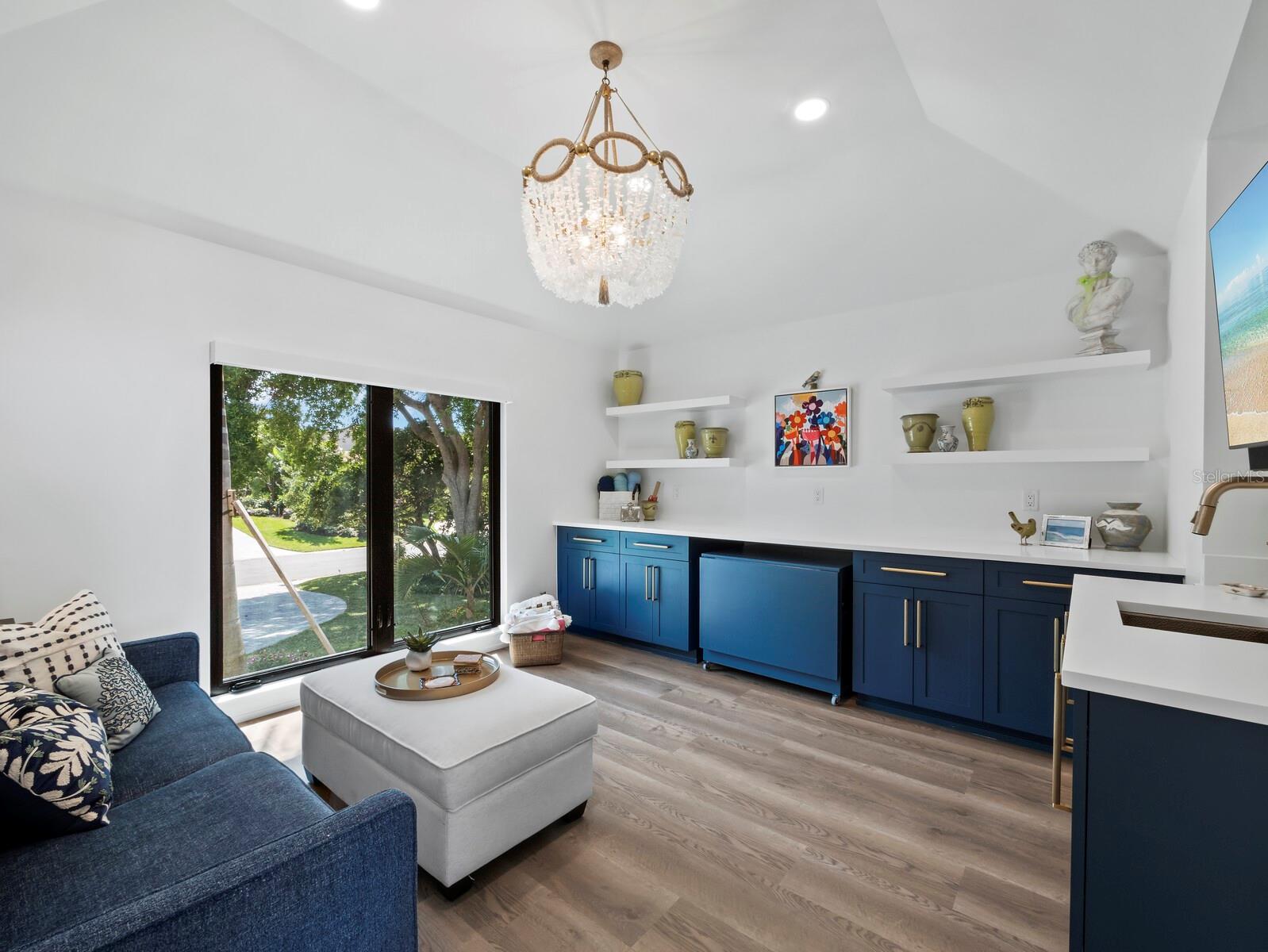 BAY ISLES - Residential