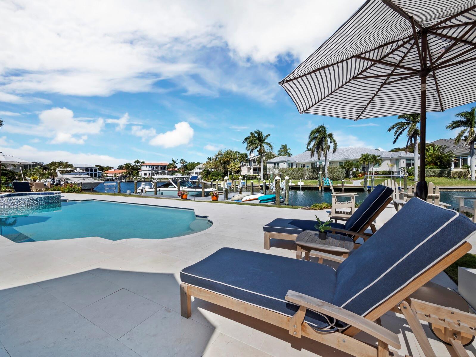 BAY ISLES - Residential