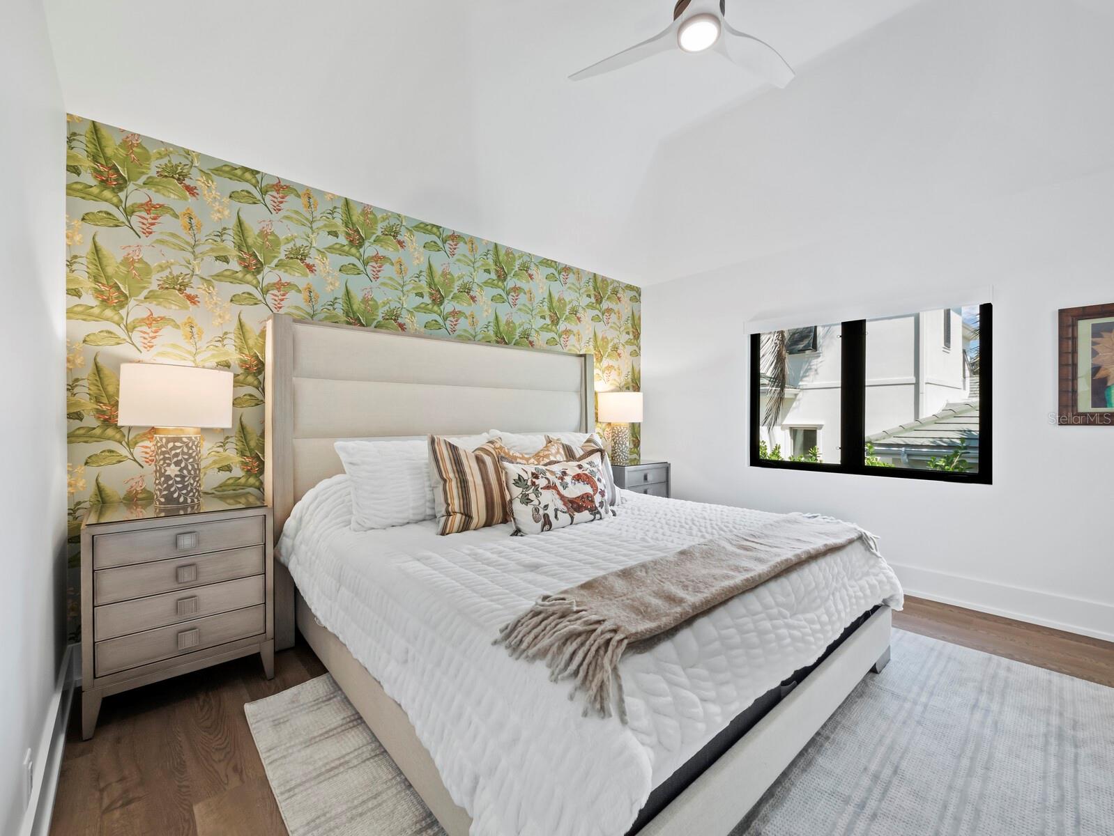 BAY ISLES - Residential