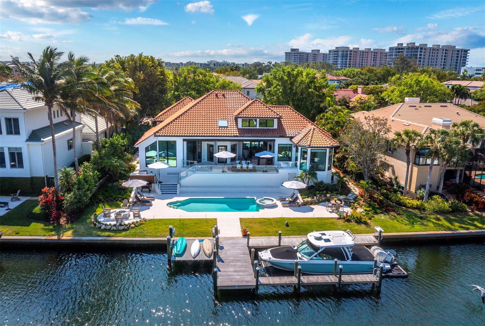BAY ISLES - Residential