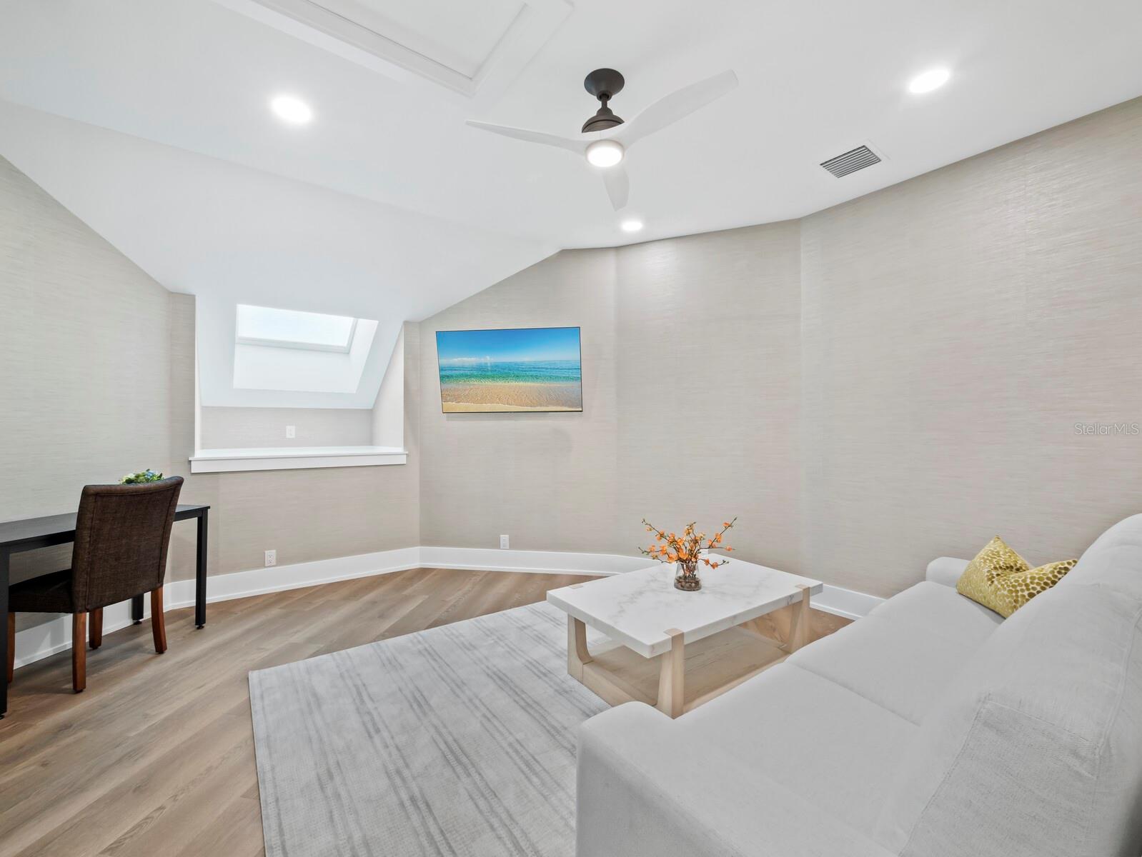 BAY ISLES - Residential