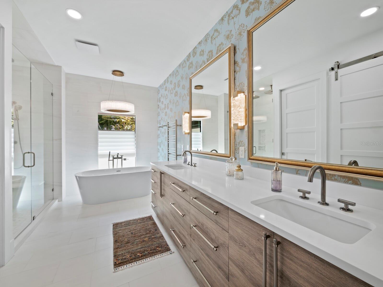 BAY ISLES - Residential