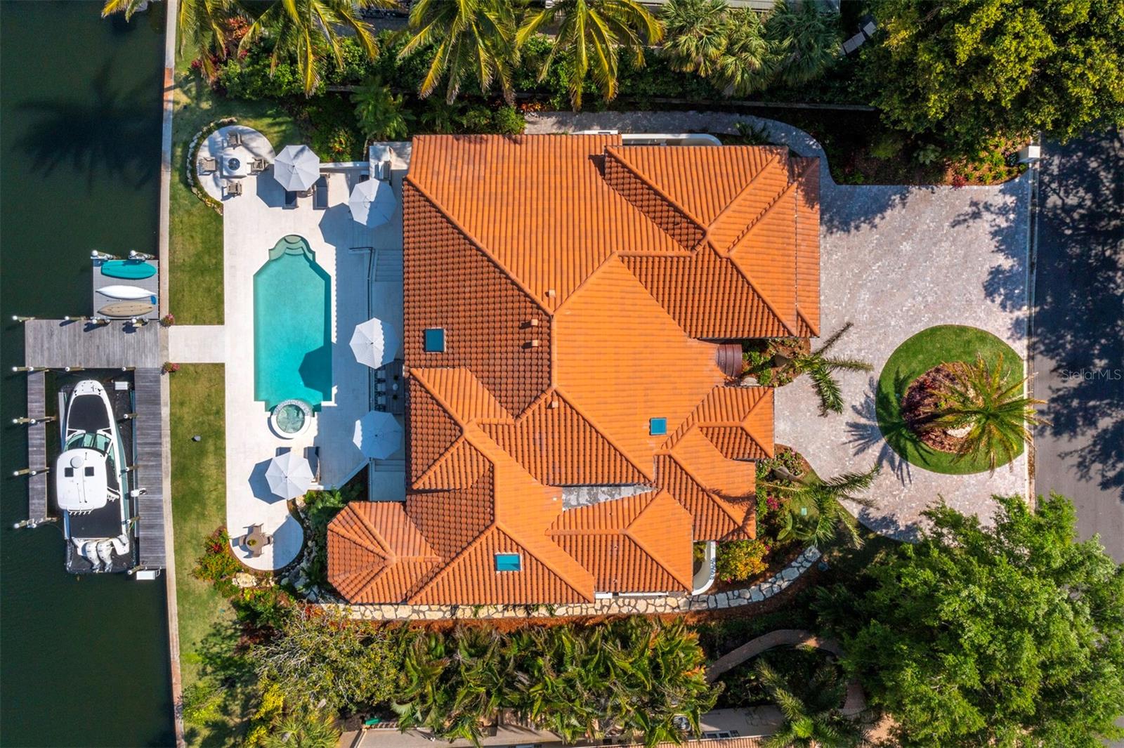 BAY ISLES - Residential