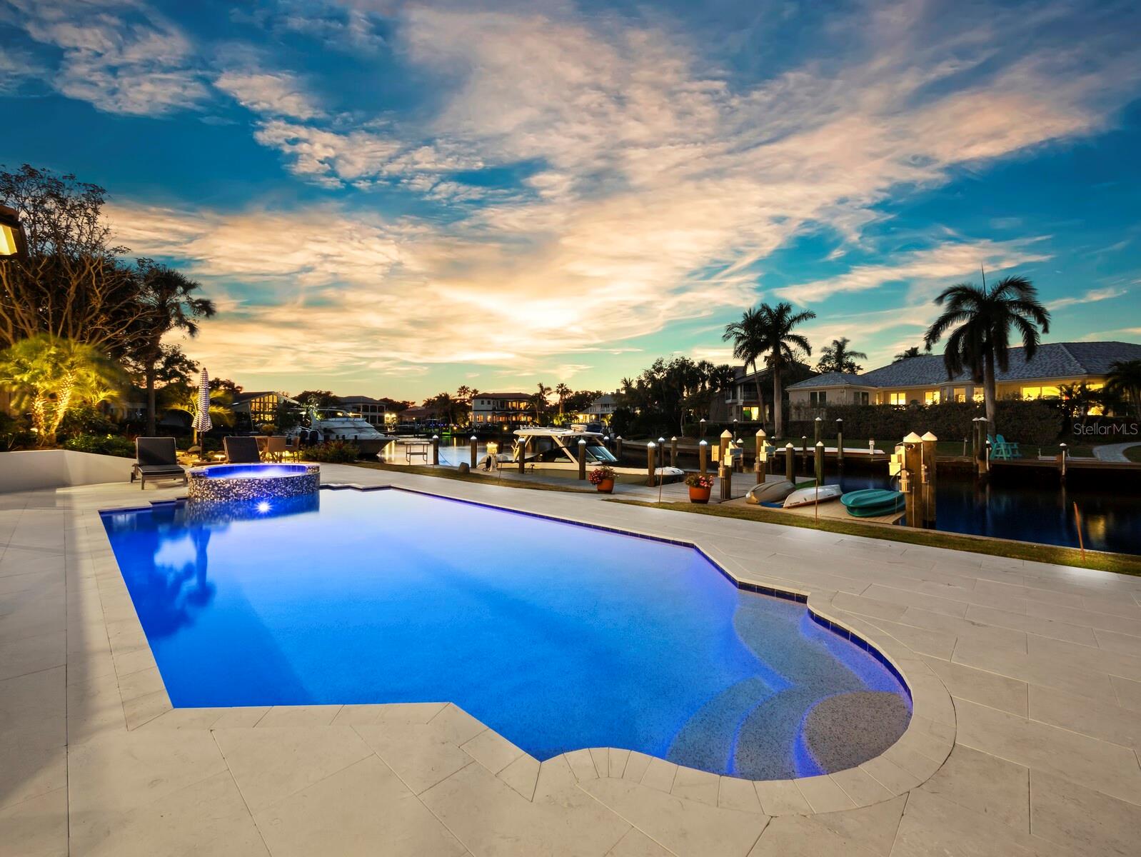 BAY ISLES - Residential