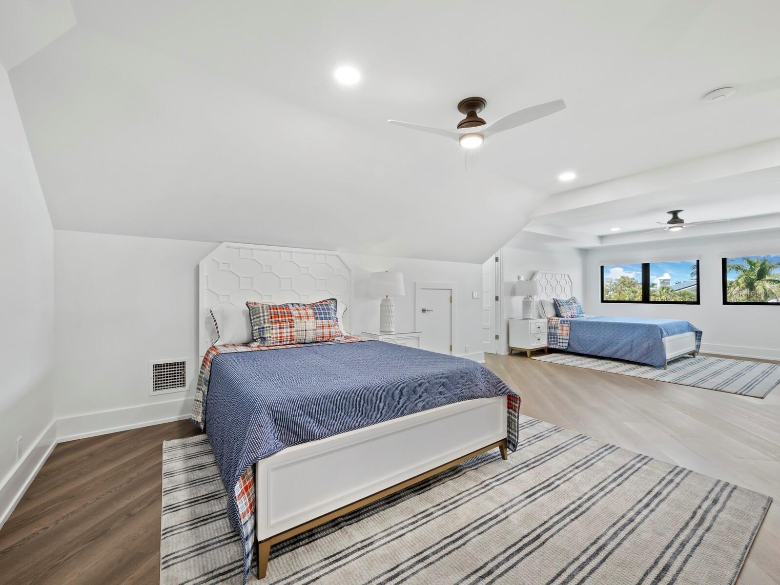 BAY ISLES - Residential