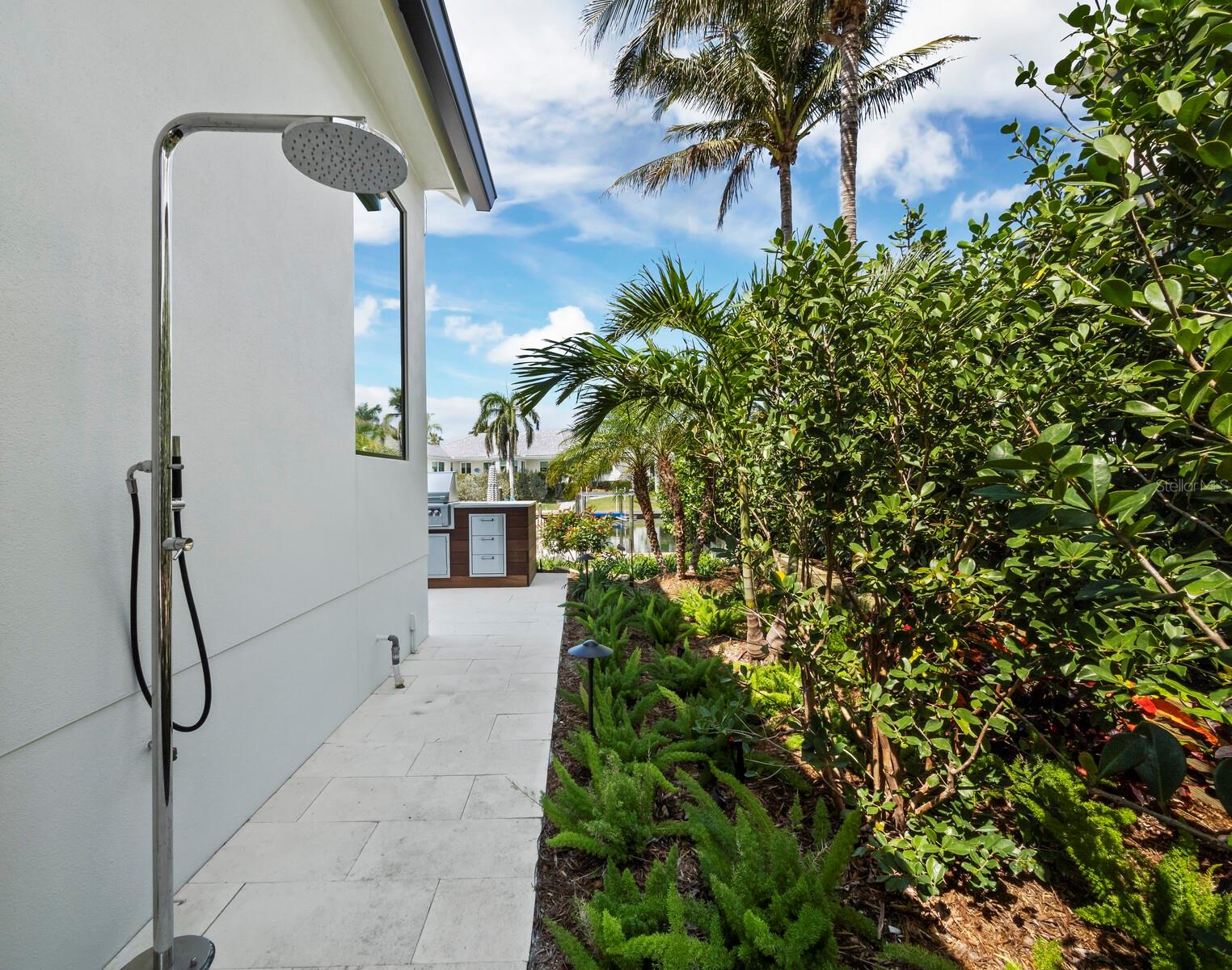 BAY ISLES - Residential