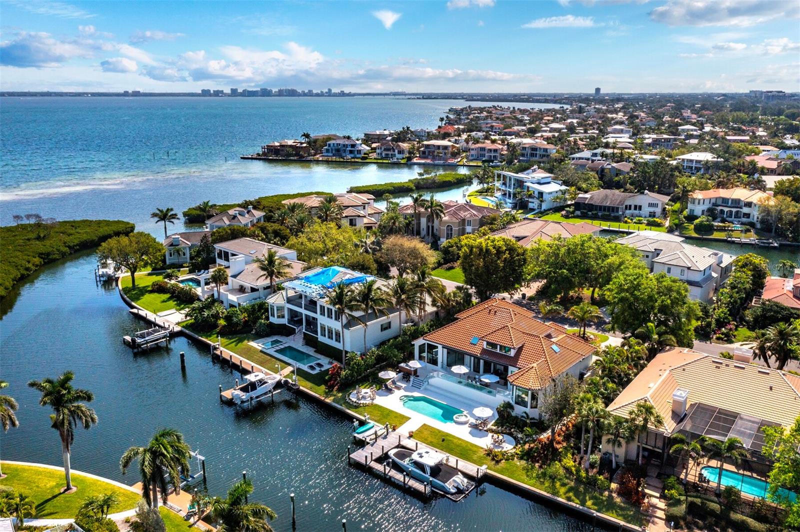 BAY ISLES - Residential