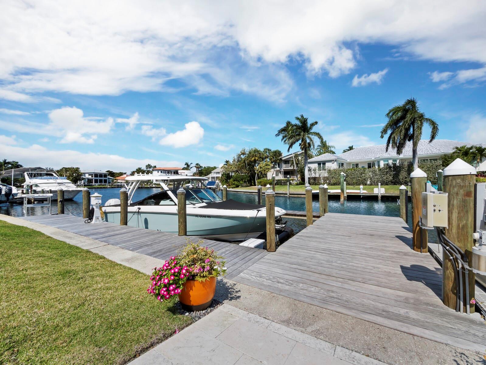 BAY ISLES - Residential