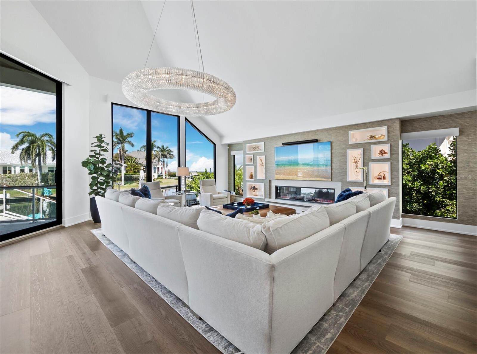 BAY ISLES - Residential