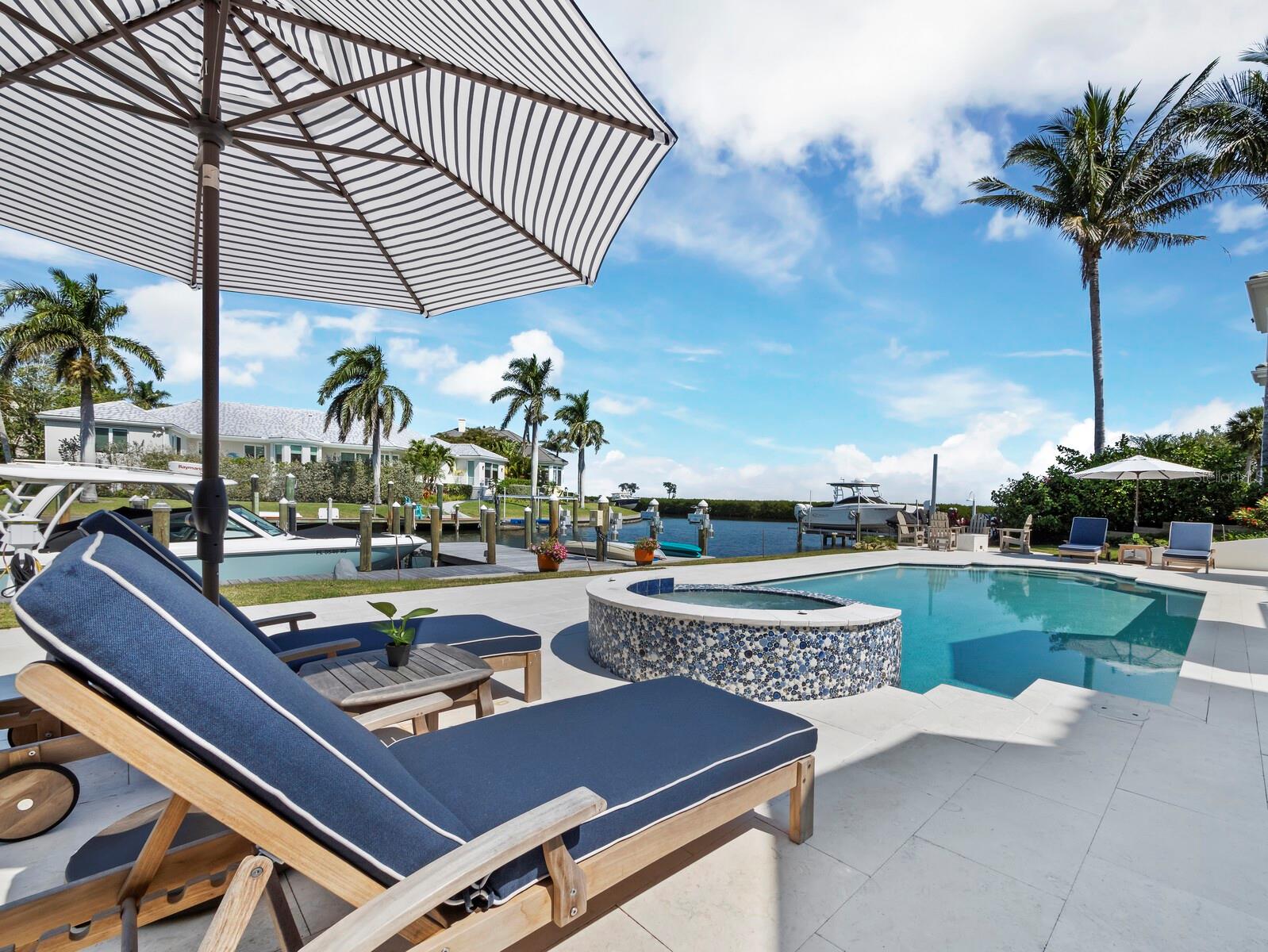 BAY ISLES - Residential