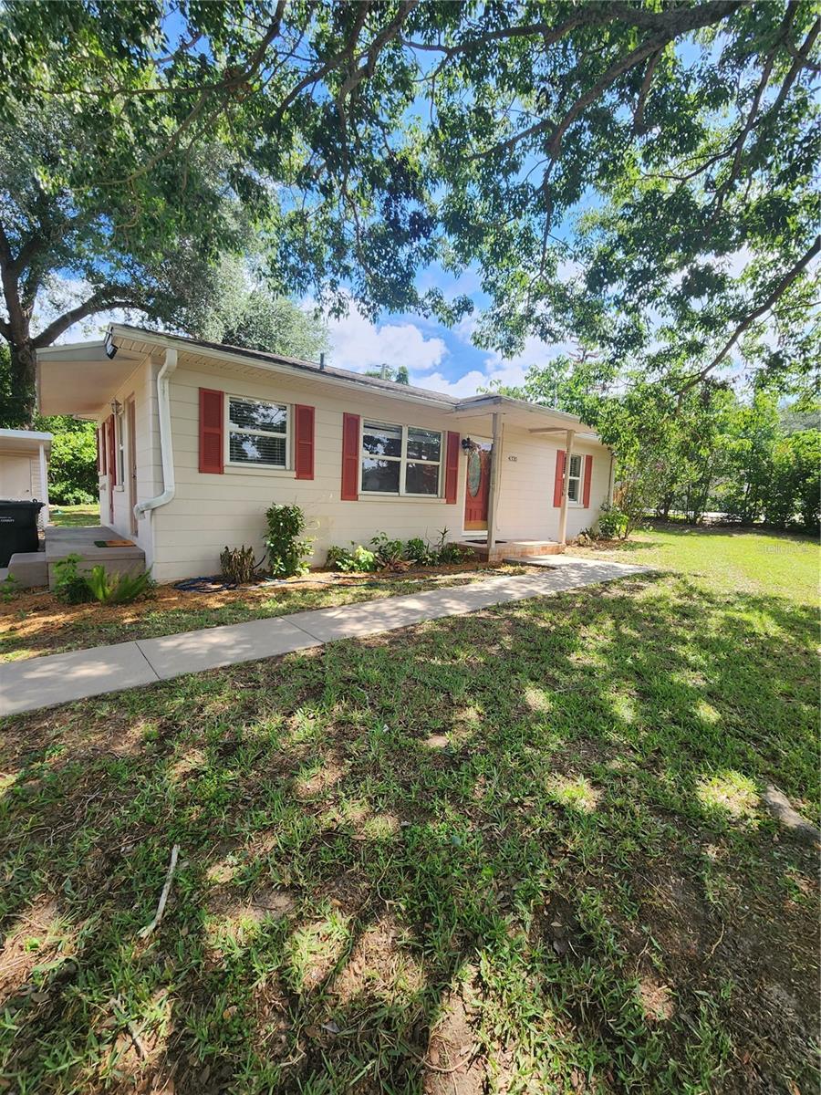 4320 HEDGE DRIVE N