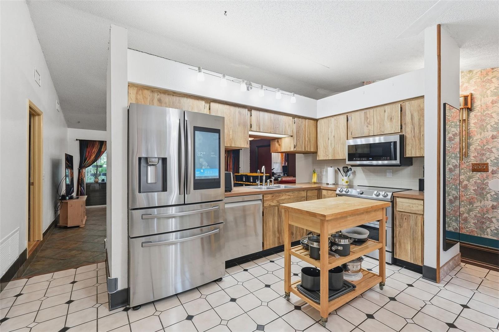 GULF BREEZE ESTATES - Residential