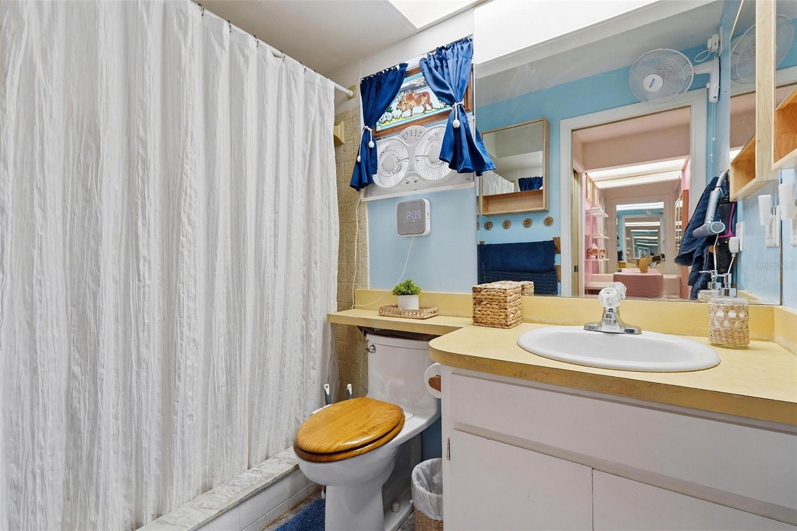 GULF BREEZE ESTATES - Residential