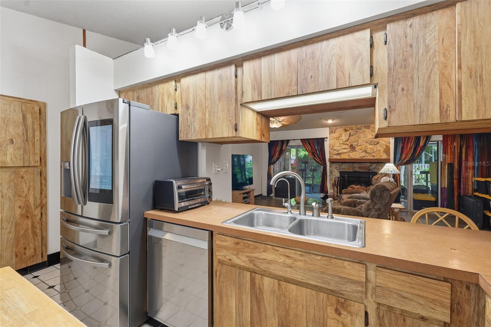 GULF BREEZE ESTATES - Residential