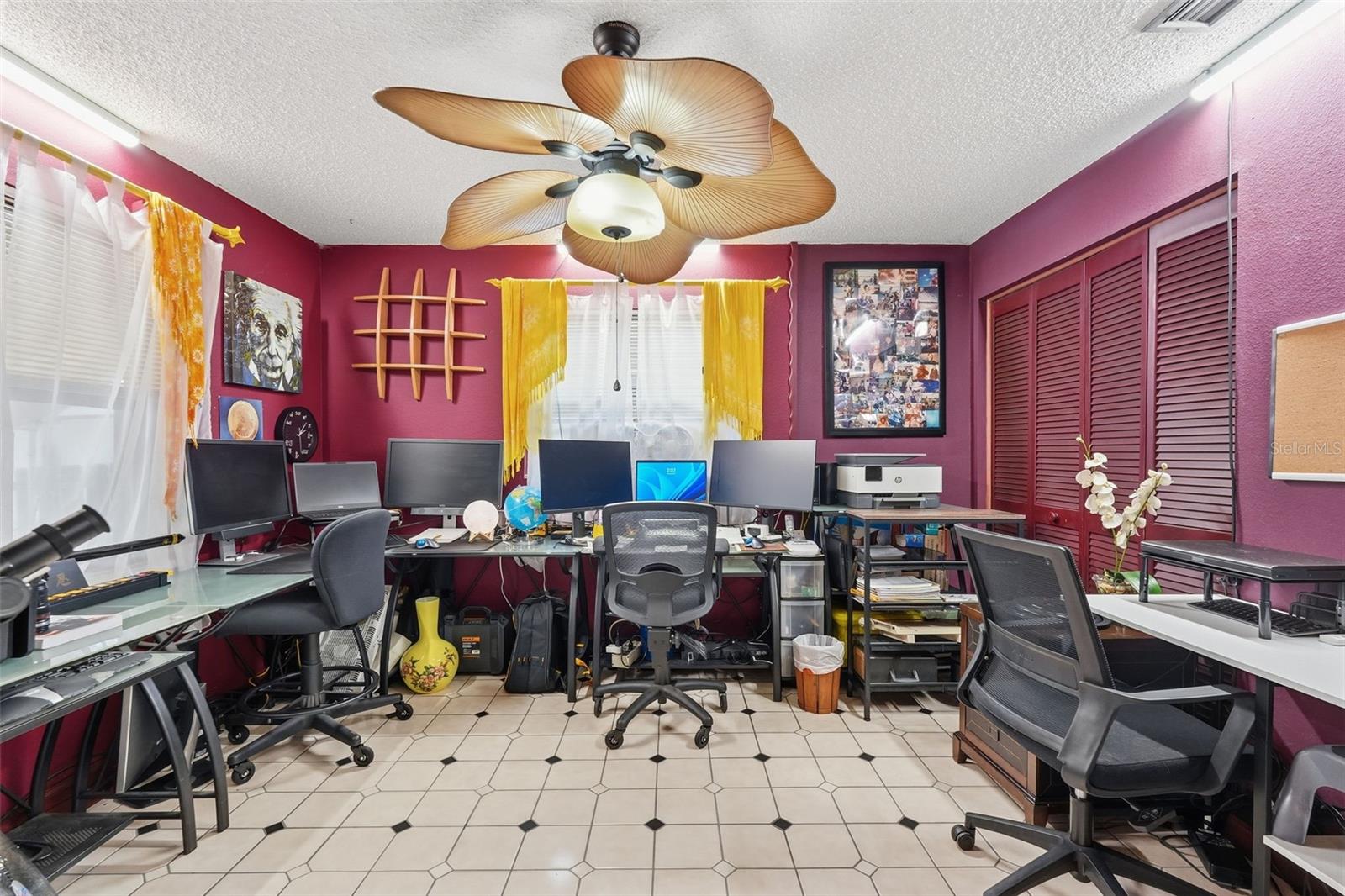 GULF BREEZE ESTATES - Residential