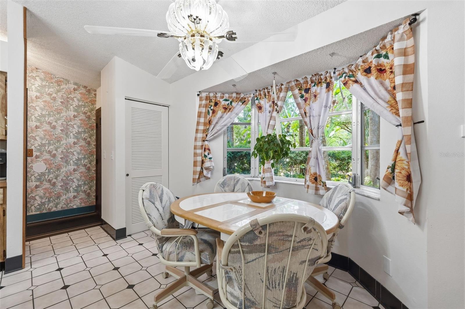 GULF BREEZE ESTATES - Residential