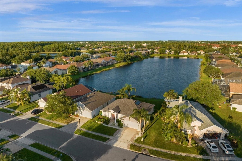 Photo of 13131 Luxbury Loop, Orlando, FL 32837 (MLS # O6414424)