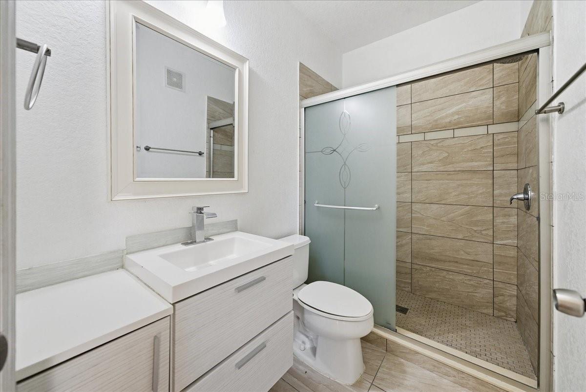 SERENATA CONDO - Residential