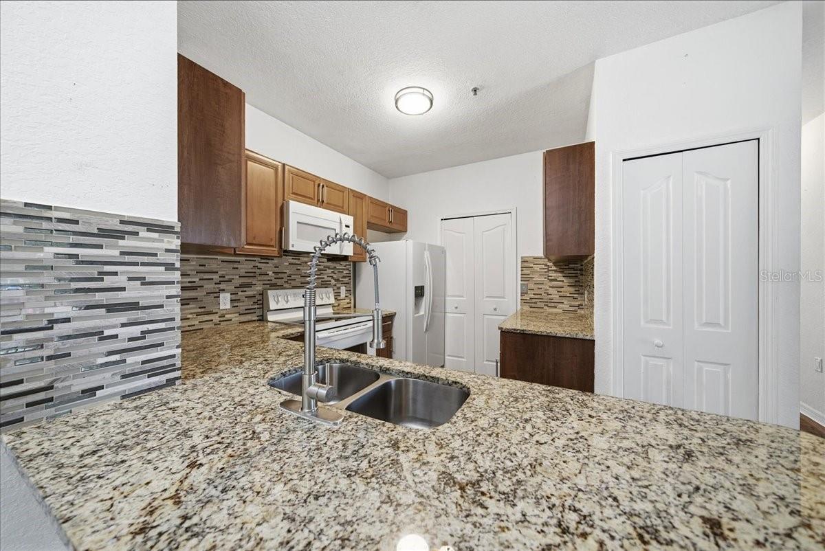 6141 METROWEST BOULEVARD 207