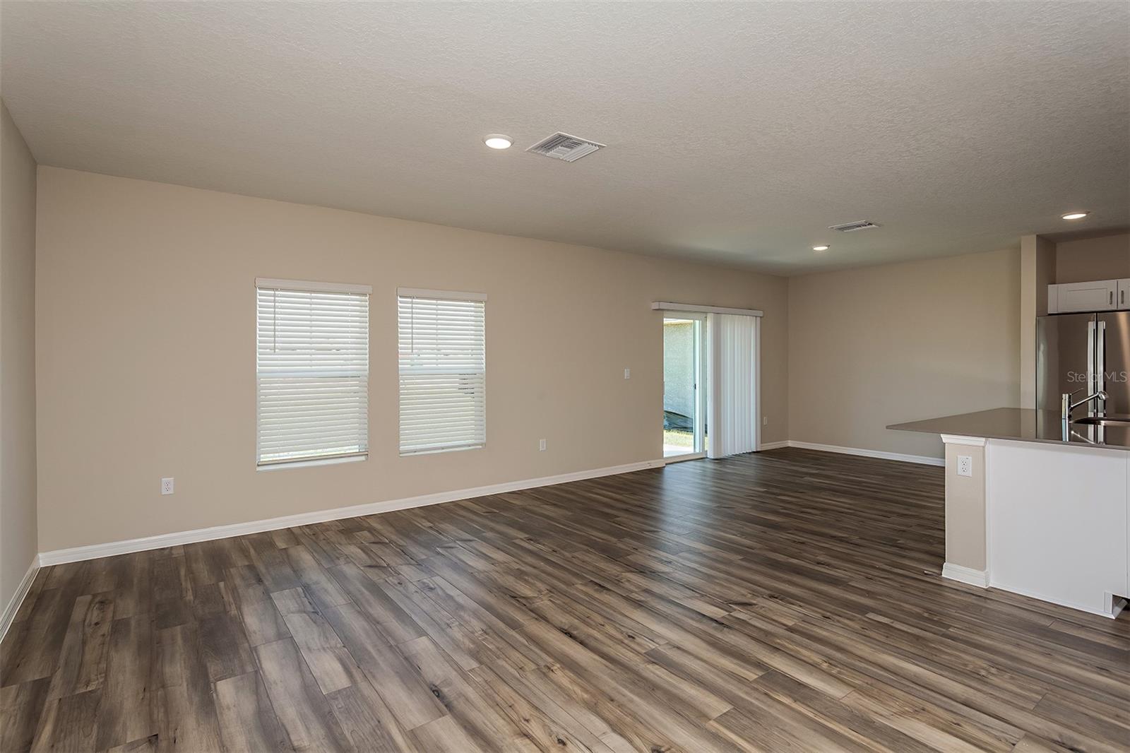 PASADENA WOODS - Residential