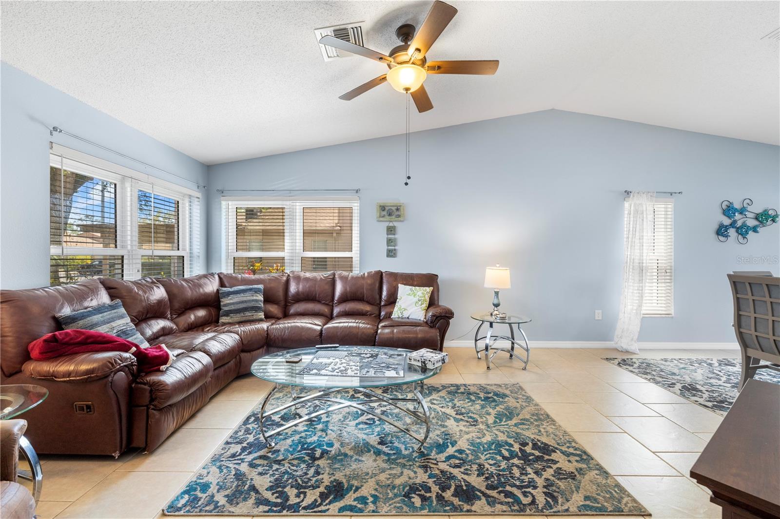 HOLIDAY LAKE VILLAS CONDO - Residential