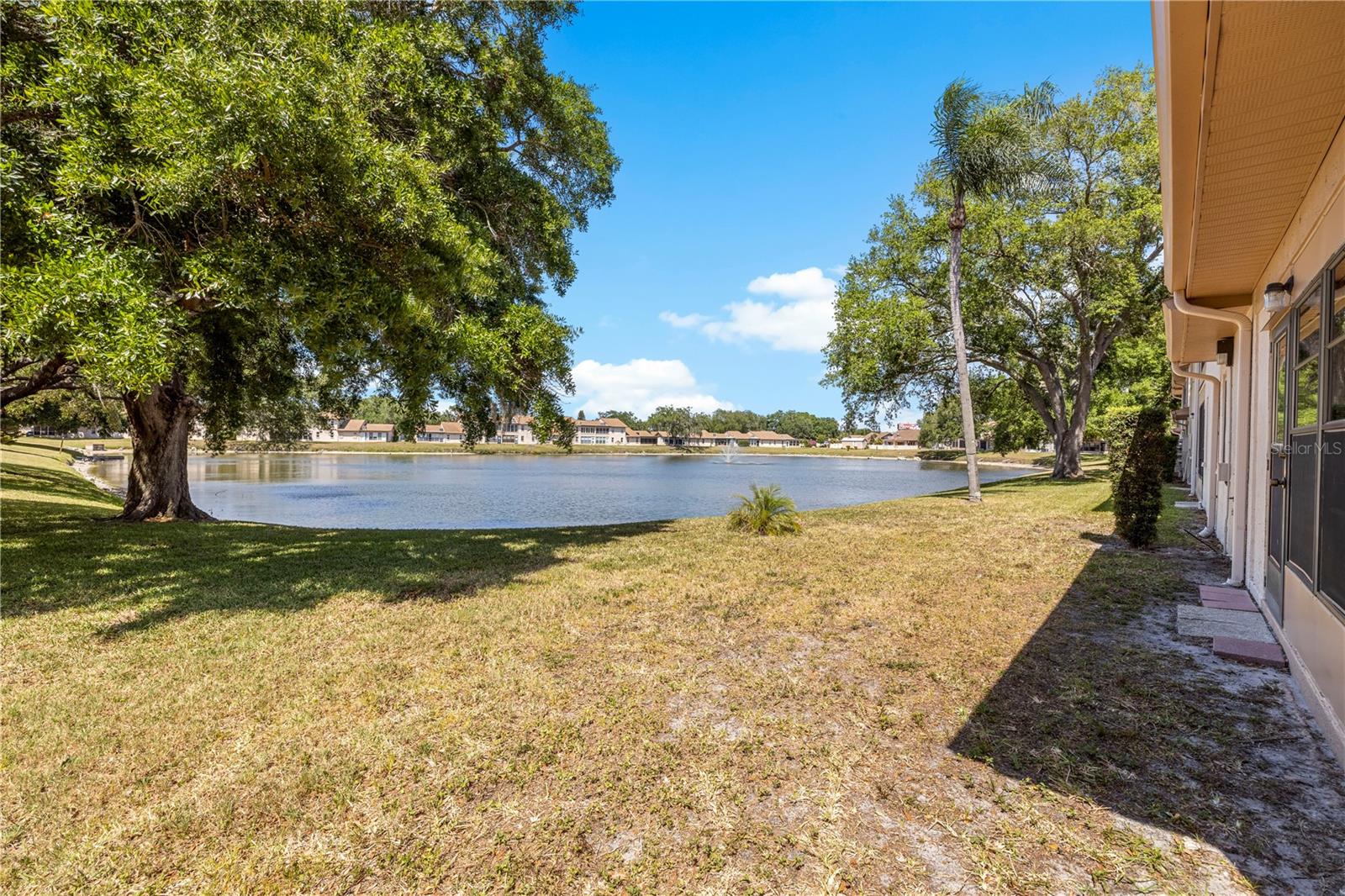 HOLIDAY LAKE VILLAS CONDO - Residential
