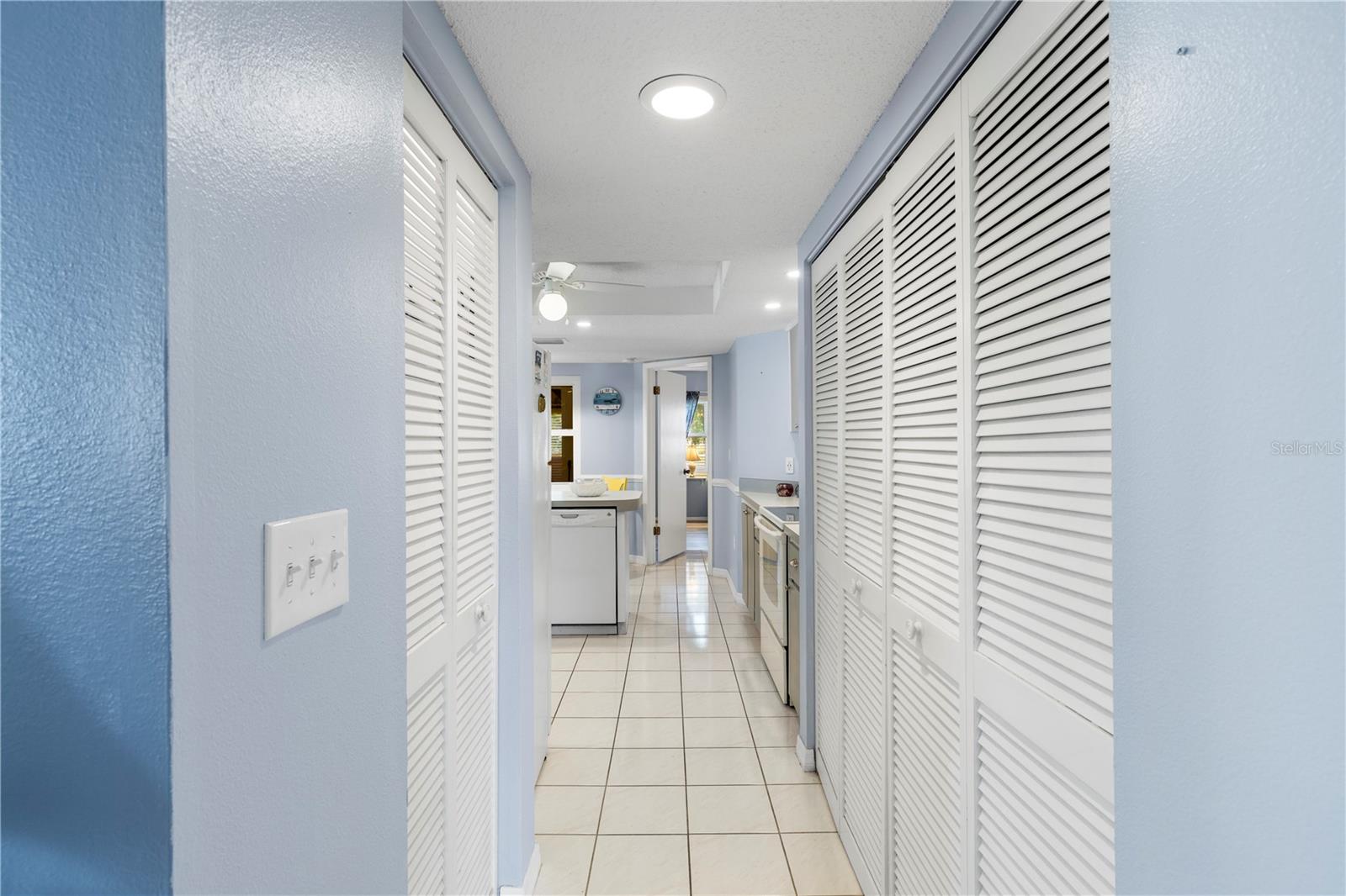 HOLIDAY LAKE VILLAS CONDO - Residential