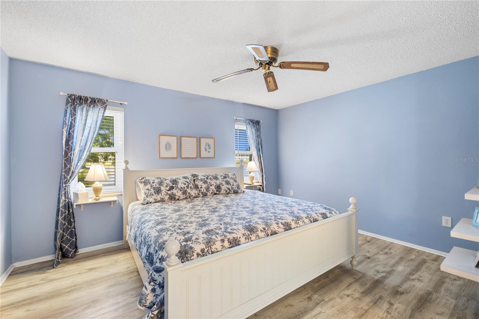 HOLIDAY LAKE VILLAS CONDO - Residential
