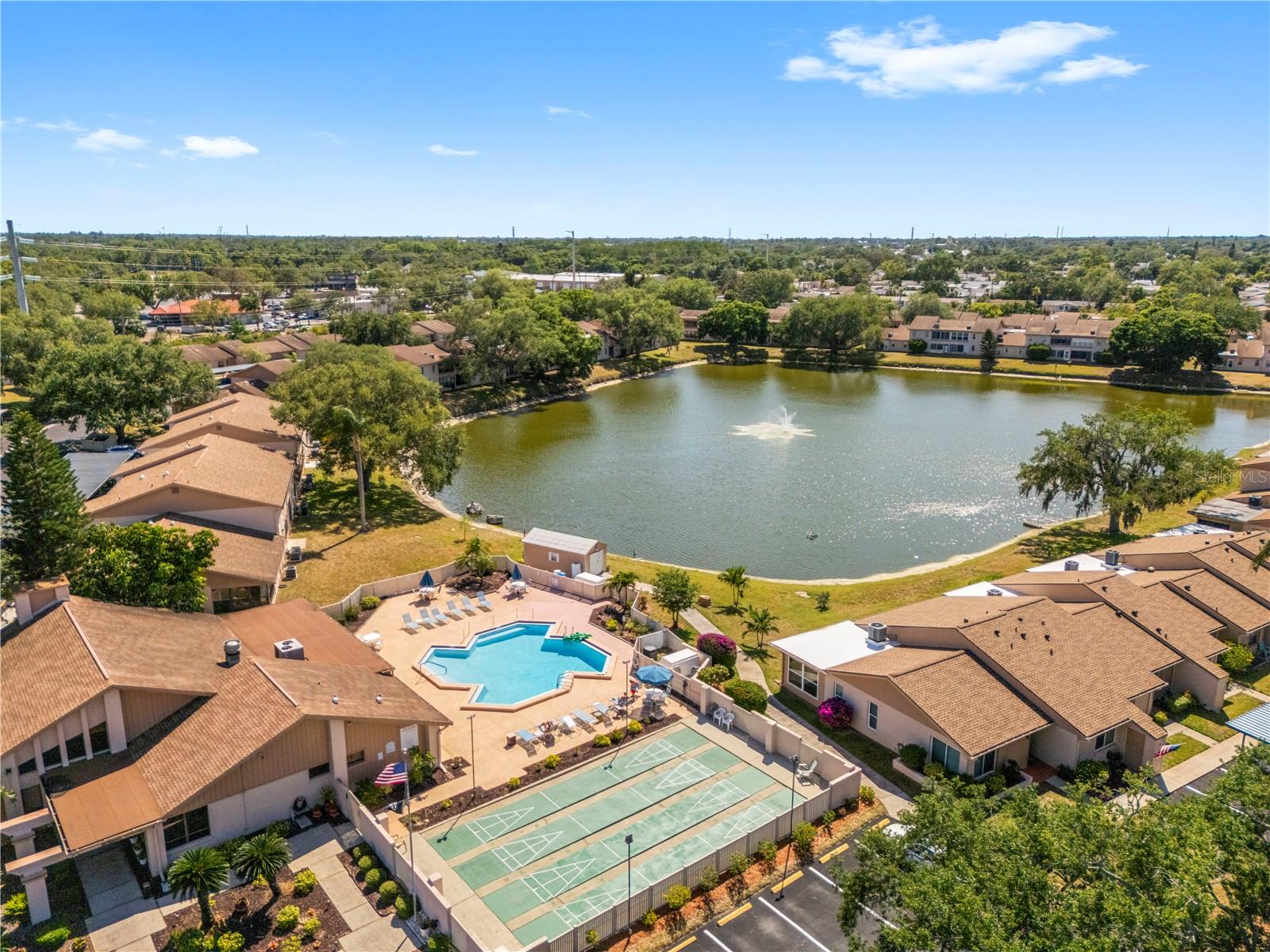 HOLIDAY LAKE VILLAS CONDO - Residential