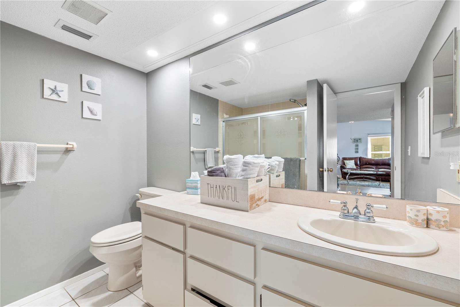 HOLIDAY LAKE VILLAS CONDO - Residential