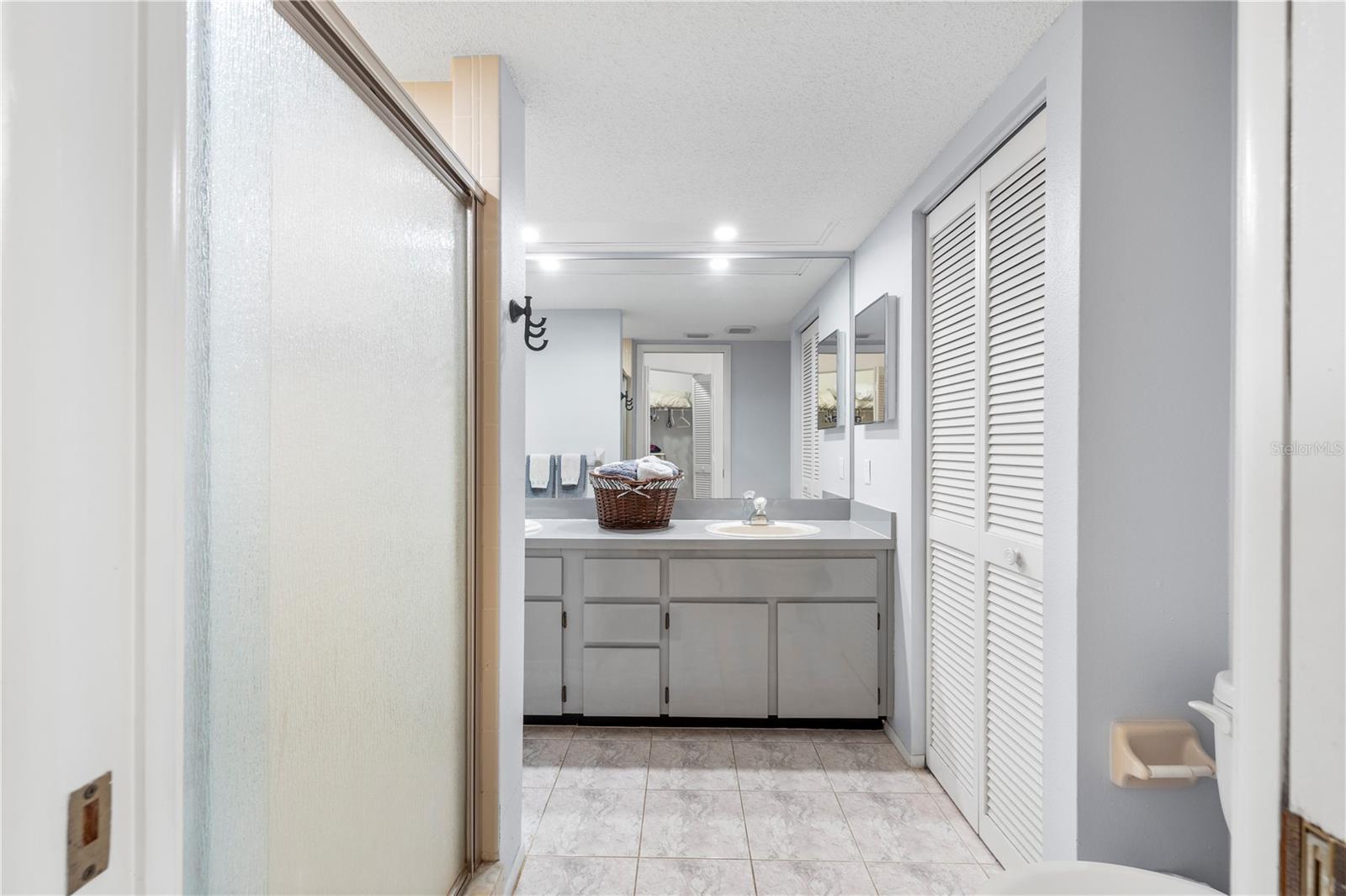 HOLIDAY LAKE VILLAS CONDO - Residential