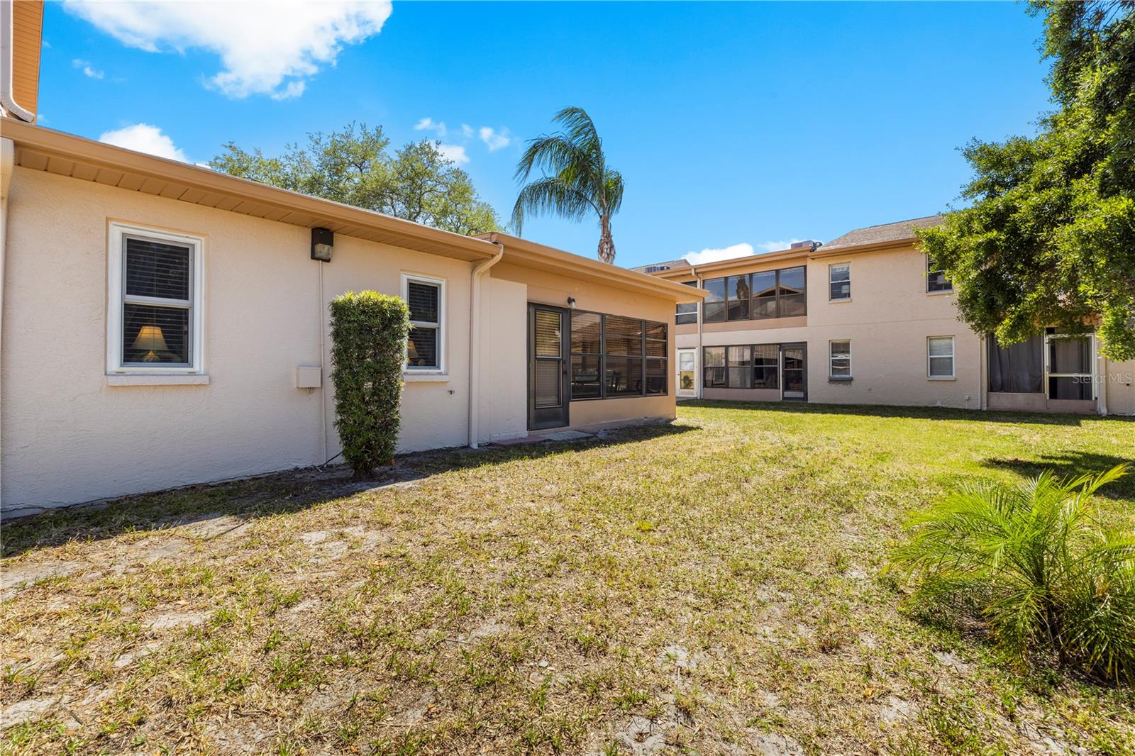 HOLIDAY LAKE VILLAS CONDO - Residential