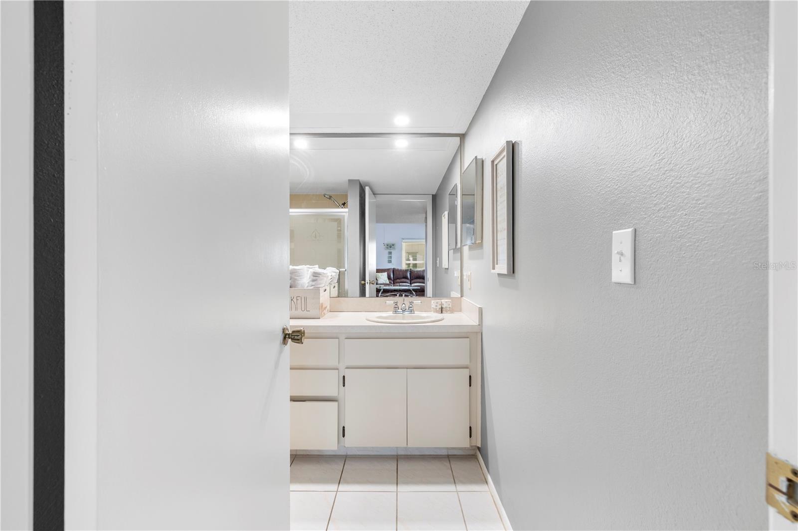 HOLIDAY LAKE VILLAS CONDO - Residential