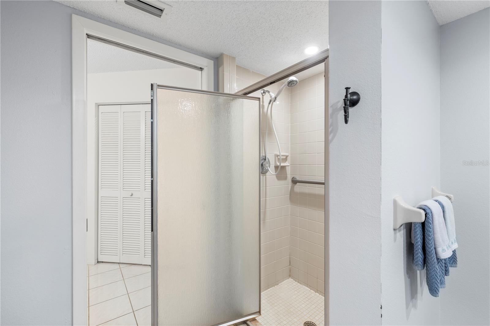 HOLIDAY LAKE VILLAS CONDO - Residential