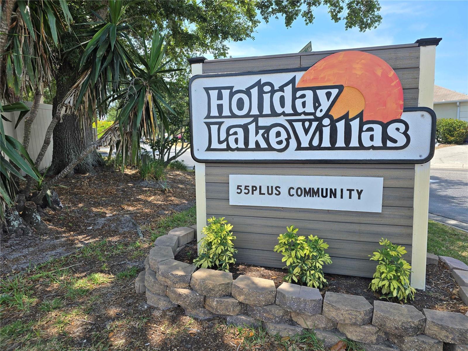 HOLIDAY LAKE VILLAS CONDO - Residential