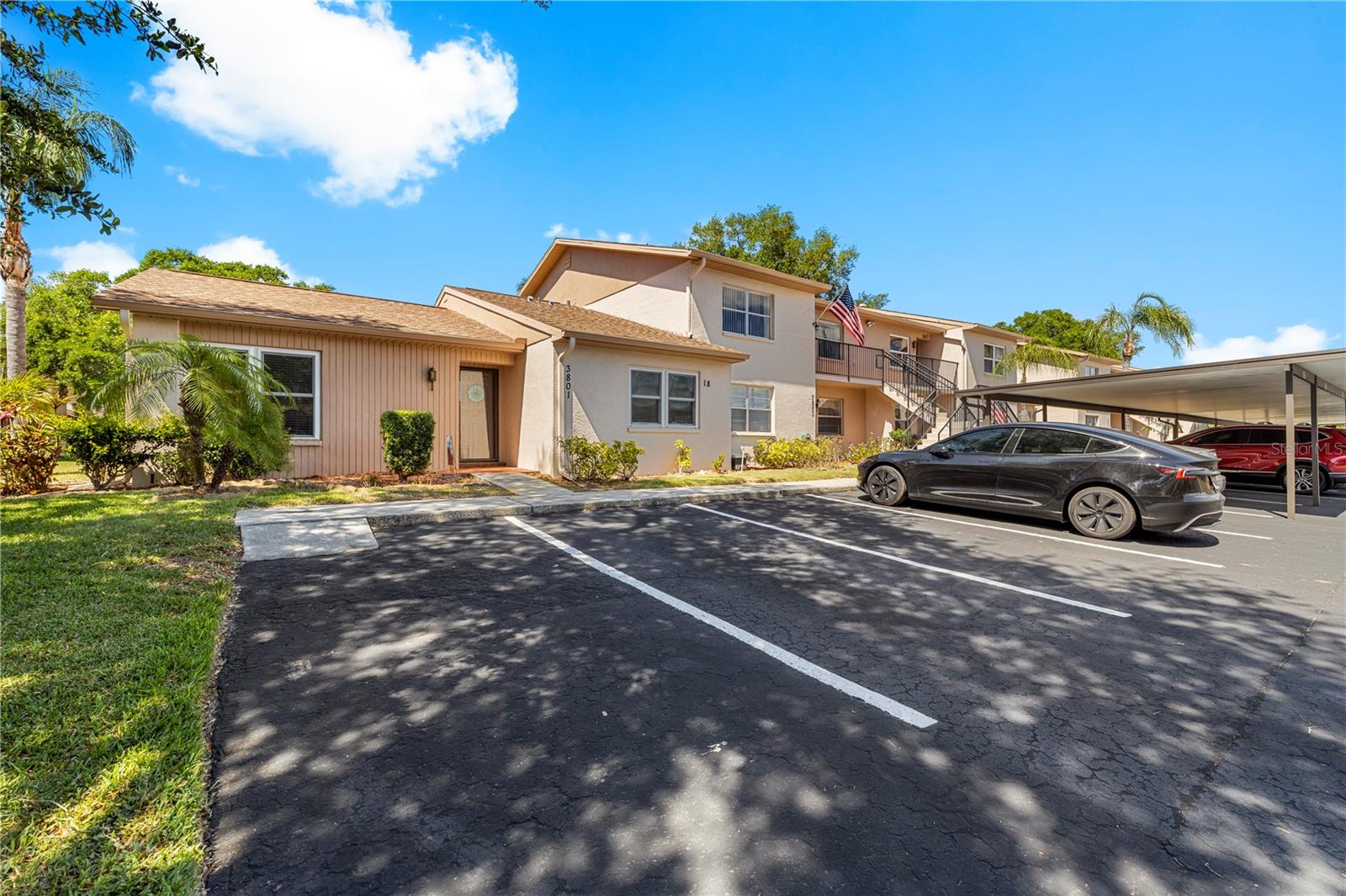 HOLIDAY LAKE VILLAS CONDO - Residential