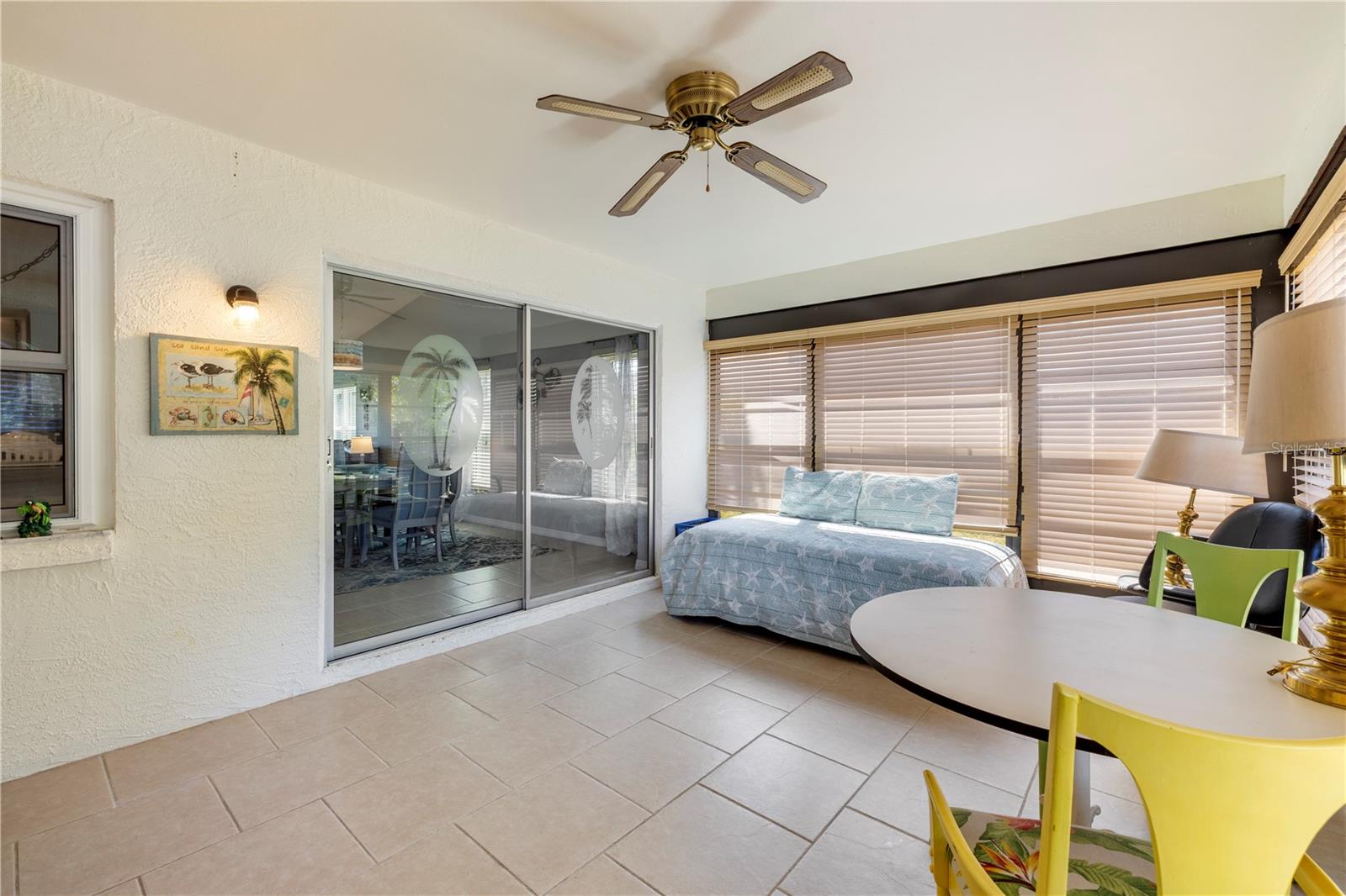 HOLIDAY LAKE VILLAS CONDO - Residential