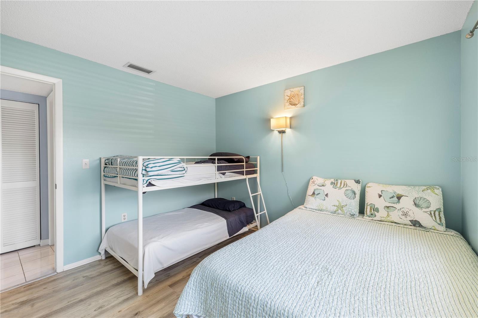 HOLIDAY LAKE VILLAS CONDO - Residential