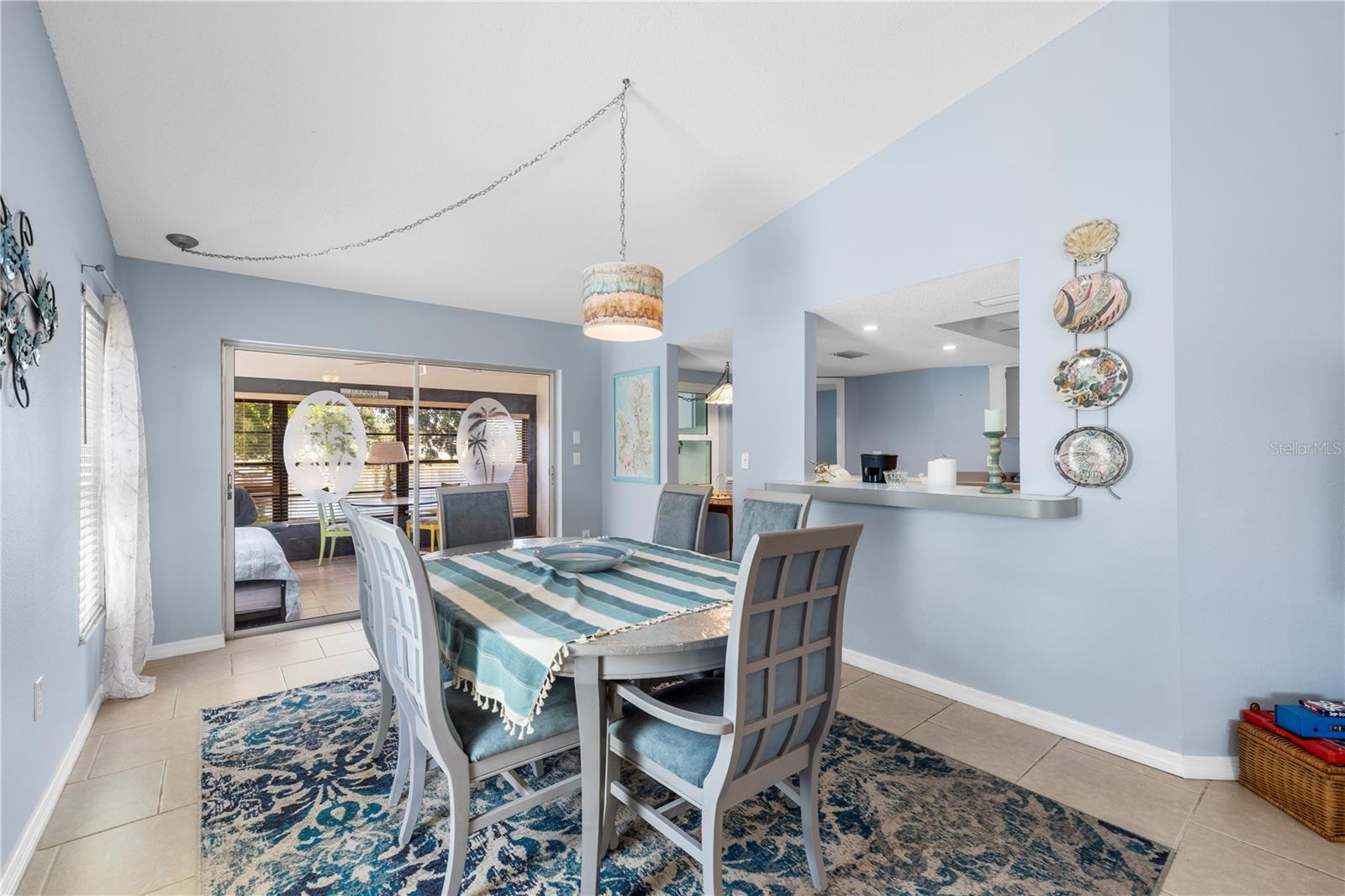 HOLIDAY LAKE VILLAS CONDO - Residential