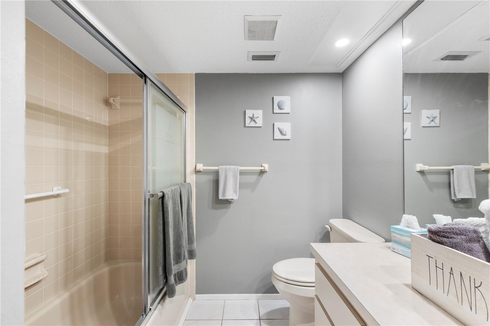 HOLIDAY LAKE VILLAS CONDO - Residential