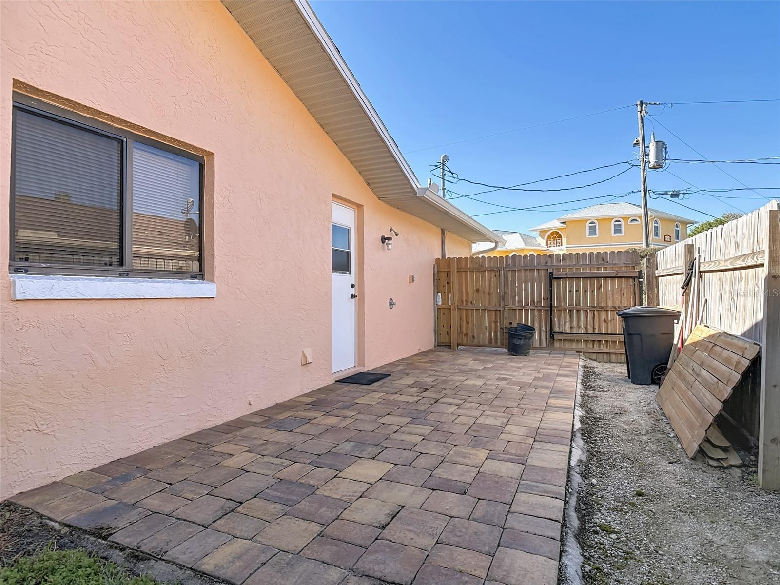 LIGHTHOUSE SHORES - Residential