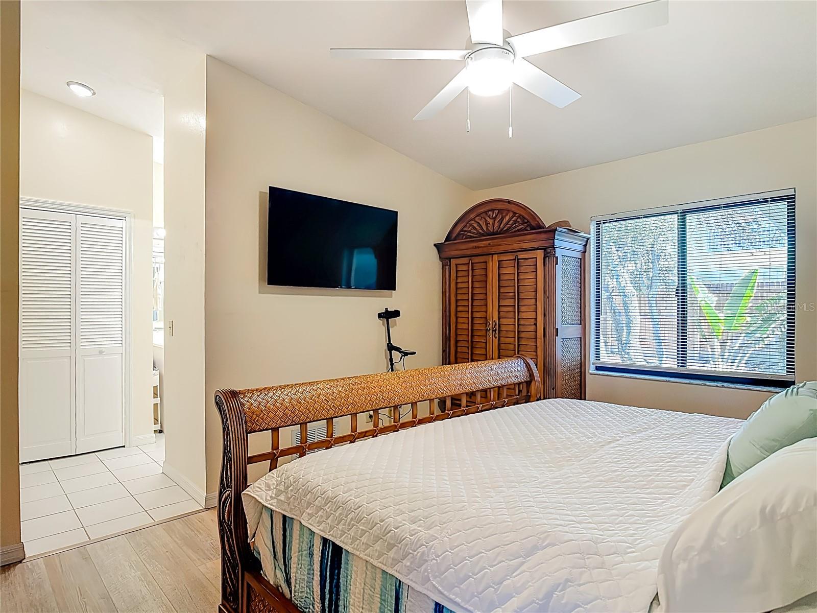 LIGHTHOUSE SHORES - Residential